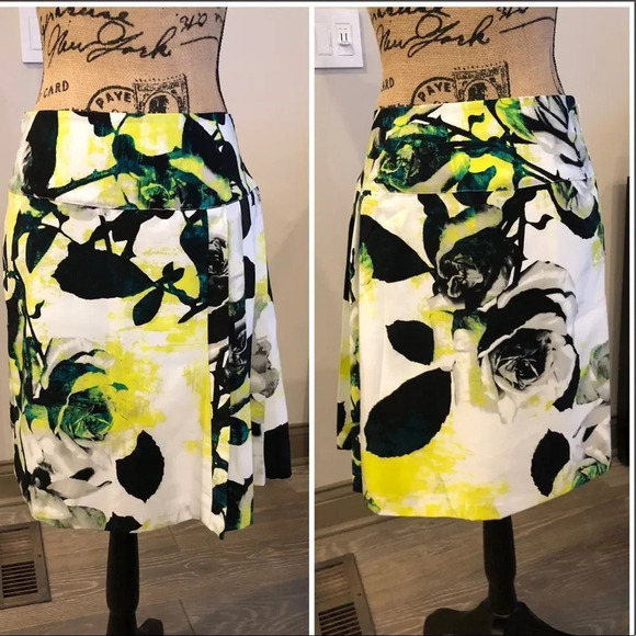 Skirt   - Picture 1 of 4
